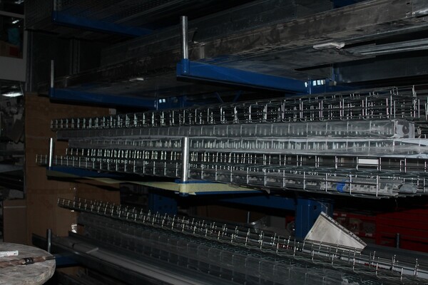 22#5709 Scaffalature e materiale elettrico in vendita - foto 3