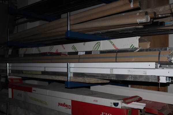 22#5709 Scaffalature e materiale elettrico in vendita - foto 9