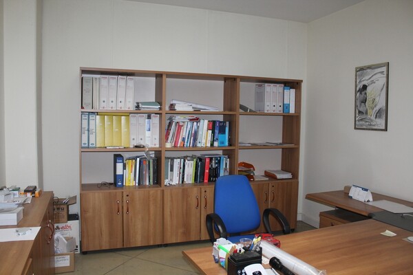 3#5709 Arredamento e attrezzatura da ufficio in vendita - foto 2