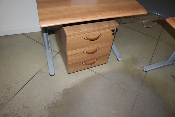 3#5709 Arredamento e attrezzatura da ufficio in vendita - foto 6