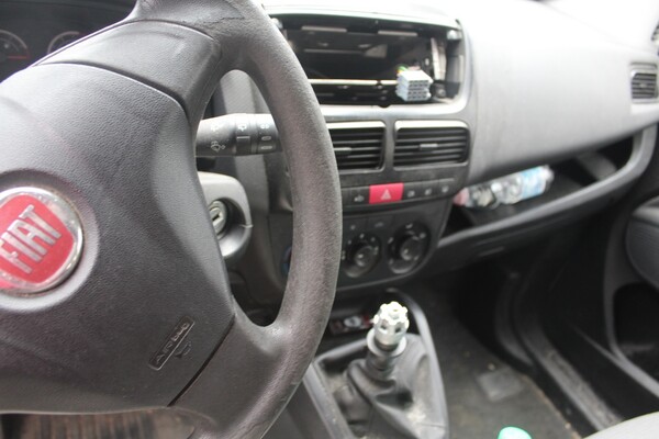 34#5709 Autocarro Fiat Doblò in vendita - foto 17