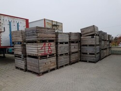 Bins and wooden boxes for fruit and vegetables - Lote 118 (Subasta 5715)