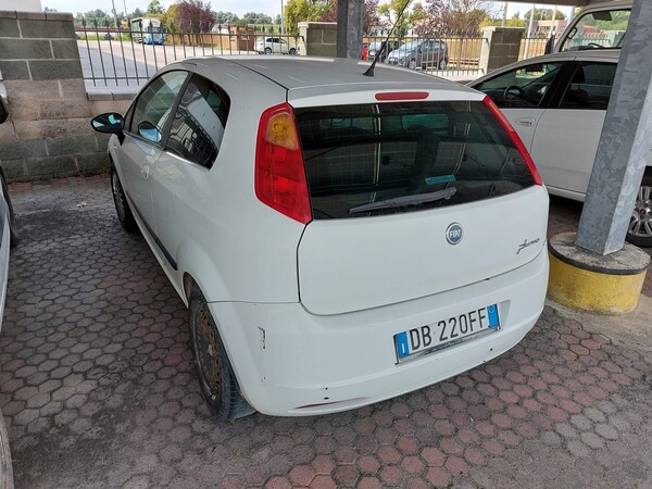 18#5715 Autovettura Fiat Punto in vendita - foto 2