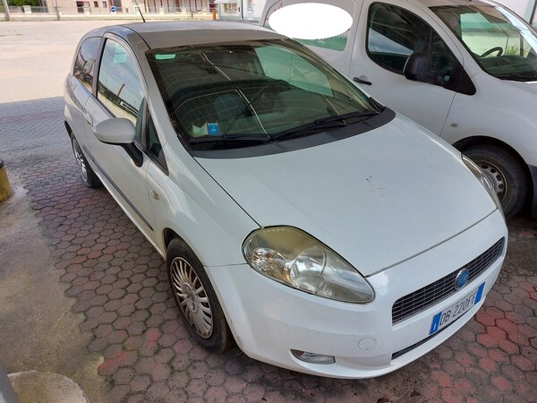 18#5715 Autovettura Fiat Punto in vendita - foto 4
