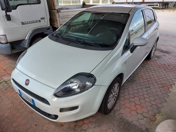 19#5715 Autovettura Fiat Punto in vendita - foto 4
