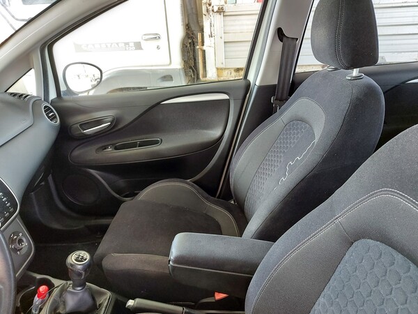 19#5715 Autovettura Fiat Punto in vendita - foto 16