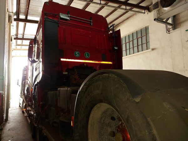 29#5715 Trattore stradale Iveco Magirus in vendita - foto 5