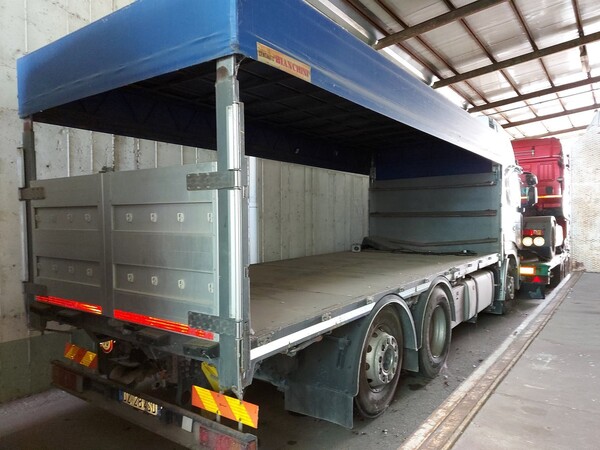 32#5715 Autocarro Iveco in vendita - foto 2