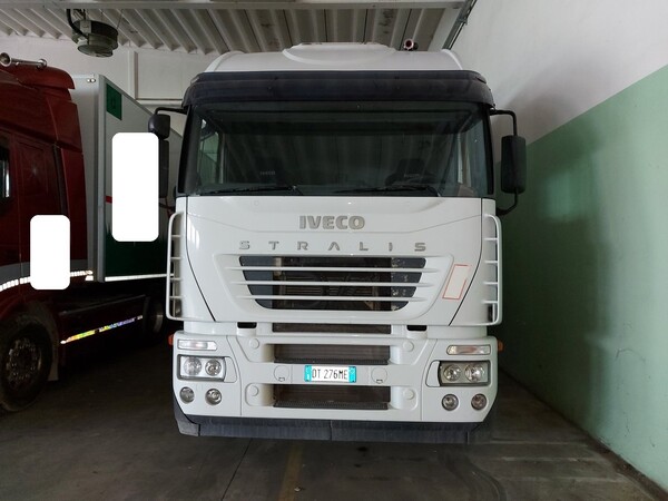 42#5715 Trattore stradale Iveco in vendita - foto 2