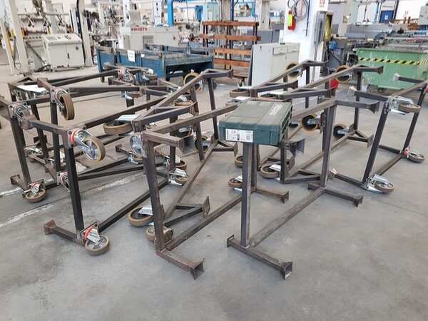 9#5720 Carrelli e contenitori in ferro in vendita - foto 6