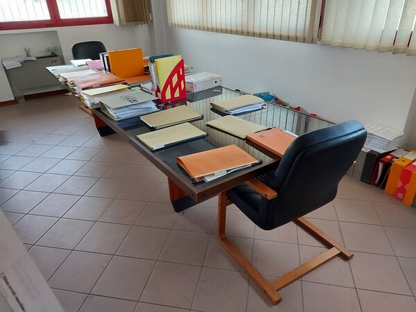 1#5740 Arredamento ufficio in vendita - foto 14