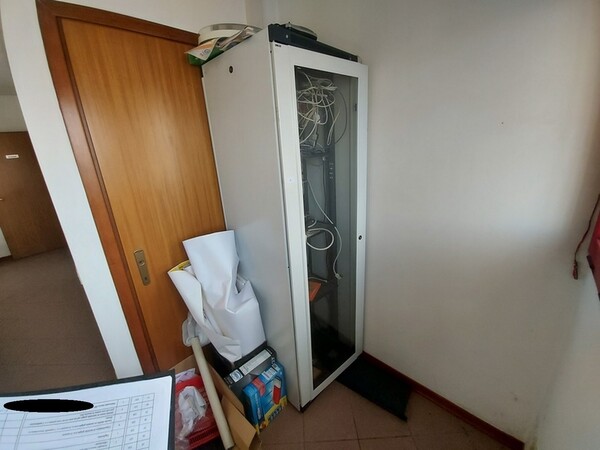 1#5740 Arredamento ufficio in vendita - foto 15