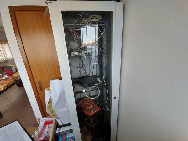 1#5740 Arredamento ufficio in vendita - foto 16