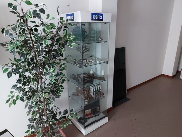 1#5740 Arredamento ufficio in vendita - foto 21
