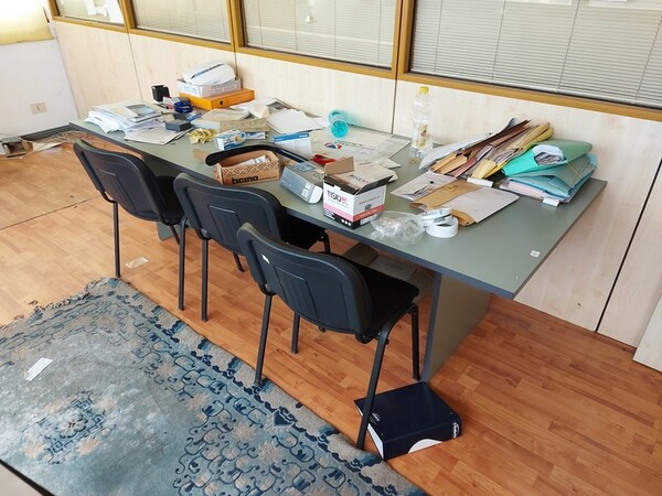 1#5740 Arredamento ufficio in vendita - foto 22