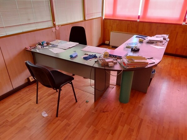 1#5740 Arredamento ufficio in vendita - foto 23
