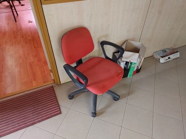 1#5740 Arredamento ufficio in vendita - foto 28