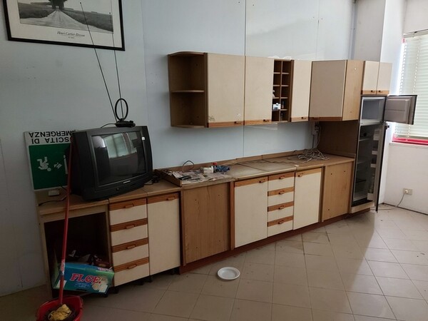 1#5740 Arredamento ufficio in vendita - foto 30