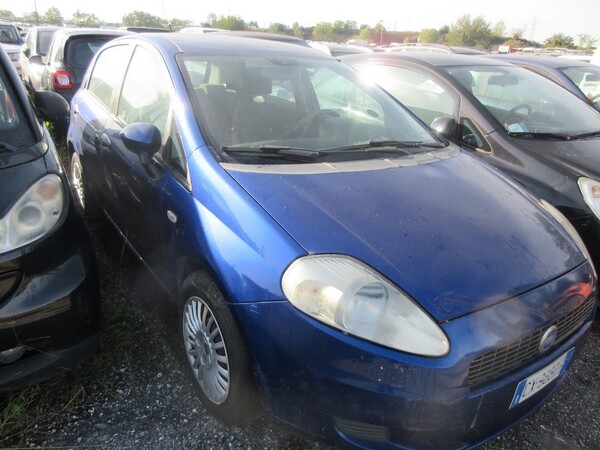 2#5741 Autovettura Fiat Grande Punto in vendita - foto 1