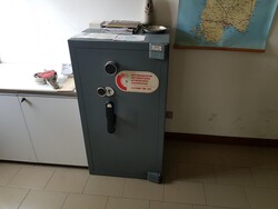 Casseforti Conforti e arredi ufficio - Asta 5742 Casseforti Conforti e arredi ufficio - Asta 5742
