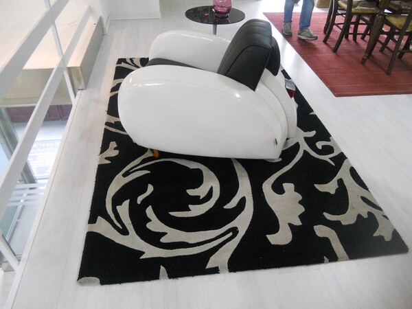 18#5754 Poltrona modello Vespa e tappeto rettangolare in vendita - foto 3