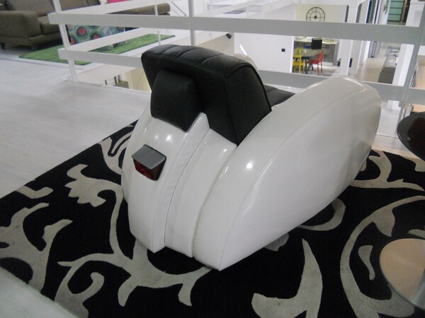 18#5754 Poltrona modello Vespa e tappeto rettangolare in vendita - foto 13