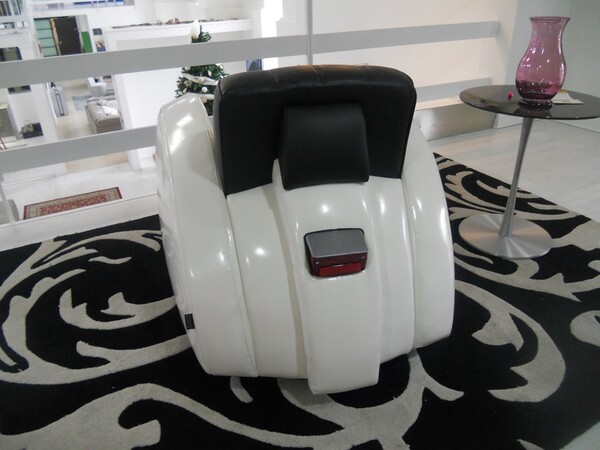 18#5754 Poltrona modello Vespa e tappeto rettangolare in vendita - foto 14