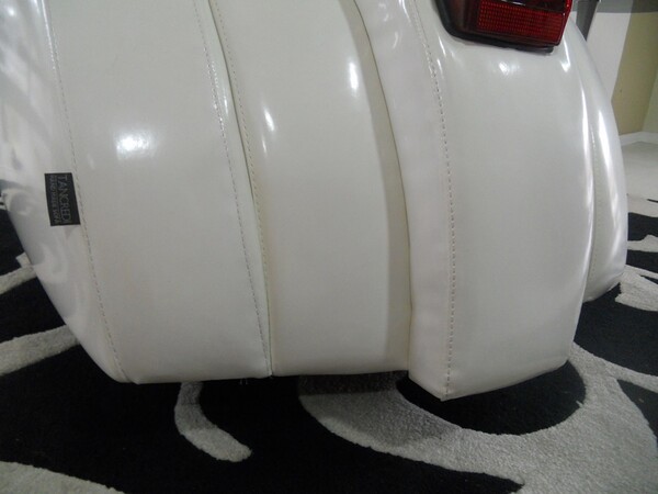 18#5754 Poltrona modello Vespa e tappeto rettangolare in vendita - foto 21