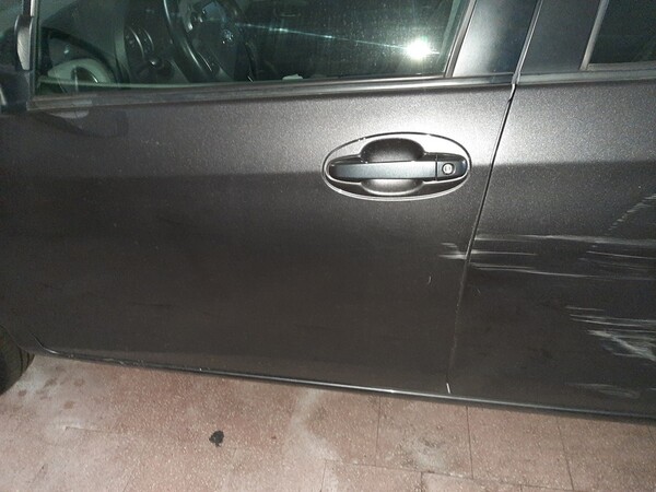 32#5754 Autovettura Toyota Yaris in vendita - foto 4