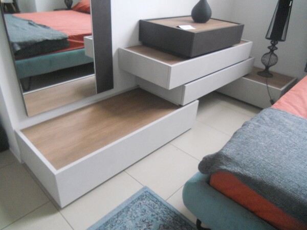 9#5754 Trittico per camera da letto Tomasella e lampade in vendita - foto 12
