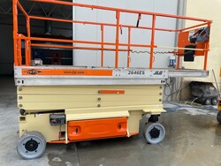 Piattaforma aerea a pantografo JLG - Lotto 10 (Asta 5755)