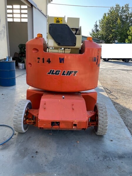 12#5755 Piattaforma aerea semovente articolata JLG in vendita - foto 8