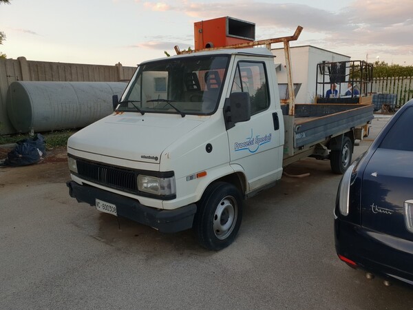 16#5756 Autocarro Fiat Ducato cassonato in vendita - foto 1
