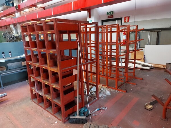 3#5758 Banconi da lavoro e arredi officina in vendita - foto 1