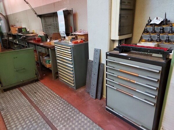 3#5758 Banconi da lavoro e arredi officina in vendita - foto 72
