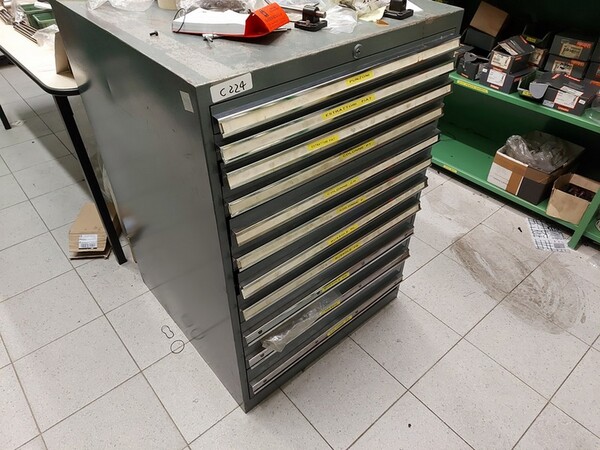3#5758 Banconi da lavoro e arredi officina in vendita - foto 133