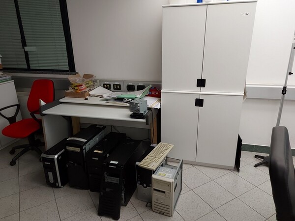 5#5758 Arredi e attrezzature elettroniche da ufficio in vendita - foto 20