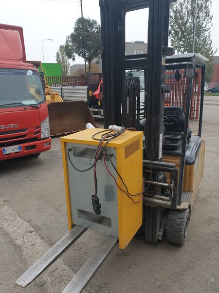 7#5760 Carrello elevatore Caterpillar EP20PNT in vendita - foto 2