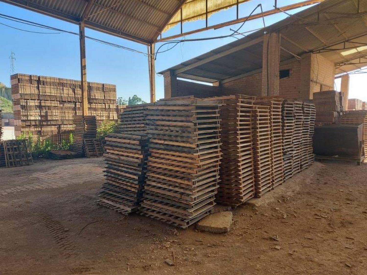 Lot Wooden platforms