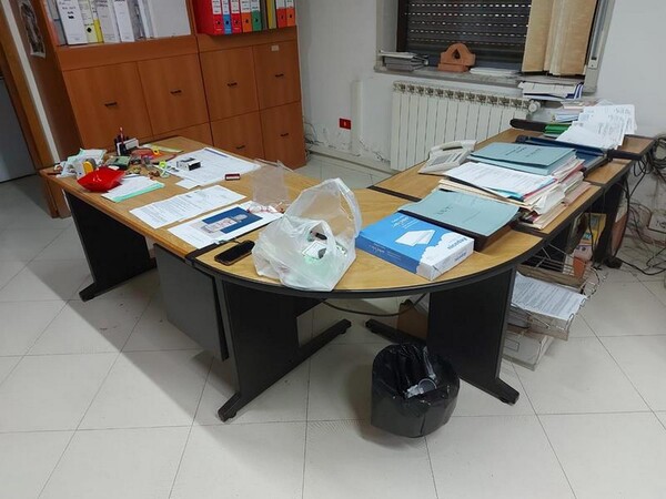 43#5783 Arredi per ufficio in vendita - foto 100
