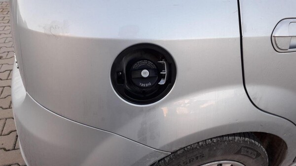 1#5798 Autovettura Fiat punto in vendita - foto 6