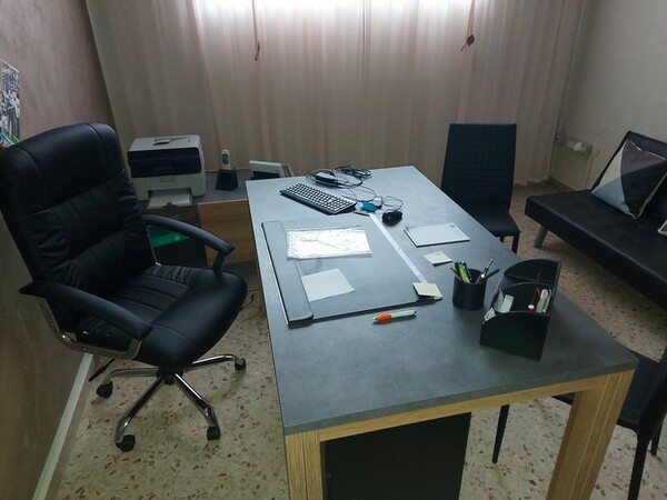 1#5804 Arredi e attrezzature da ufficio in vendita - foto 1