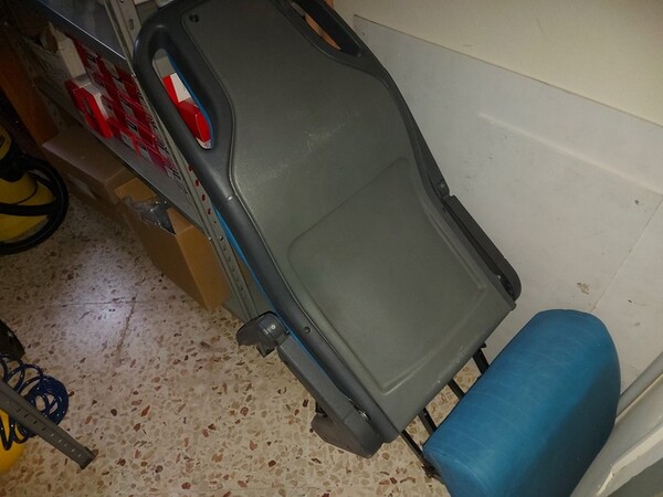 2#5804 Scaffalature metalliche e scopa elettrica Hoover in vendita - foto 7