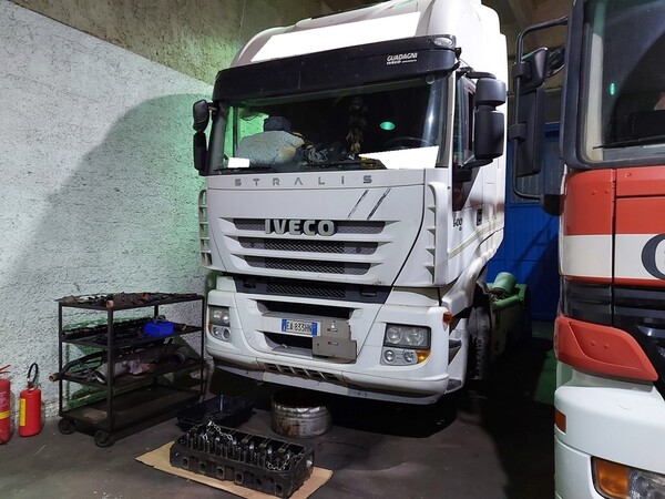 17#5809 Trattore stradale Iveco Magirus A440ST/E4 in vendita - foto 1