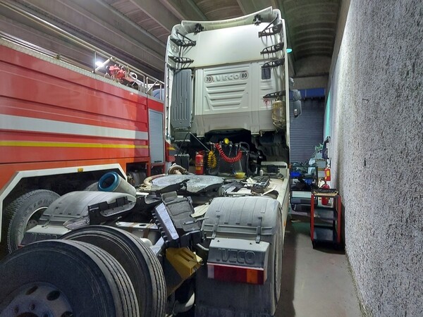 17#5809 Trattore stradale Iveco Magirus A440ST/E4 in vendita - foto 12