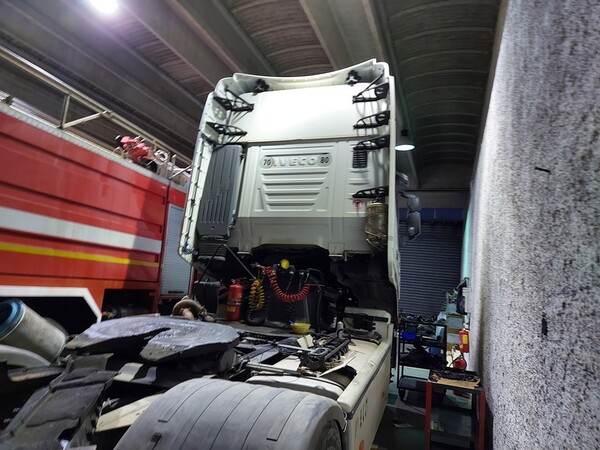 17#5809 Trattore stradale Iveco Magirus A440ST/E4 in vendita - foto 14