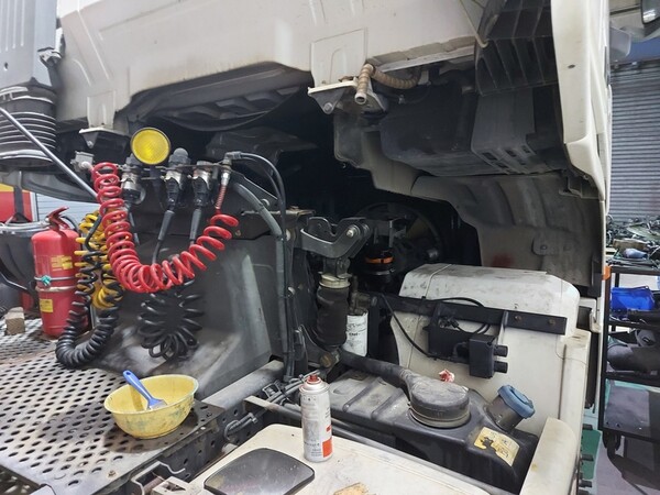 17#5809 Trattore stradale Iveco Magirus A440ST/E4 in vendita - foto 16