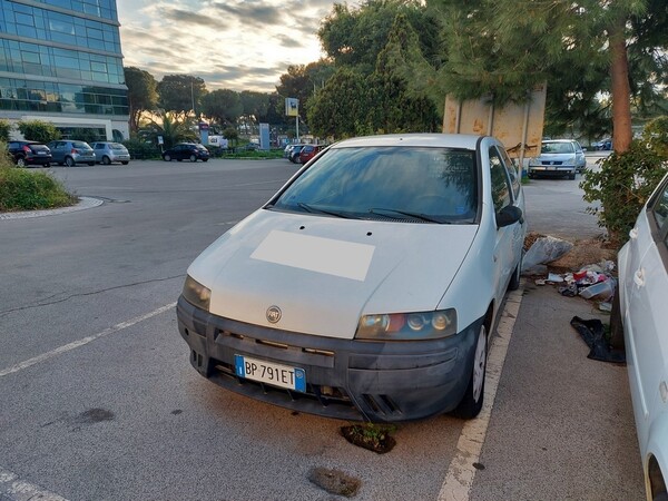 32#5809 Autocarro Fiat Punto Van in vendita - foto 2