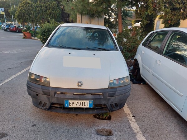 32#5809 Autocarro Fiat Punto Van in vendita - foto 4