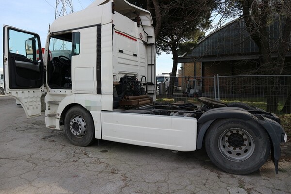 21#5810 Trattore Stradale Man L200746001 in vendita - foto 1